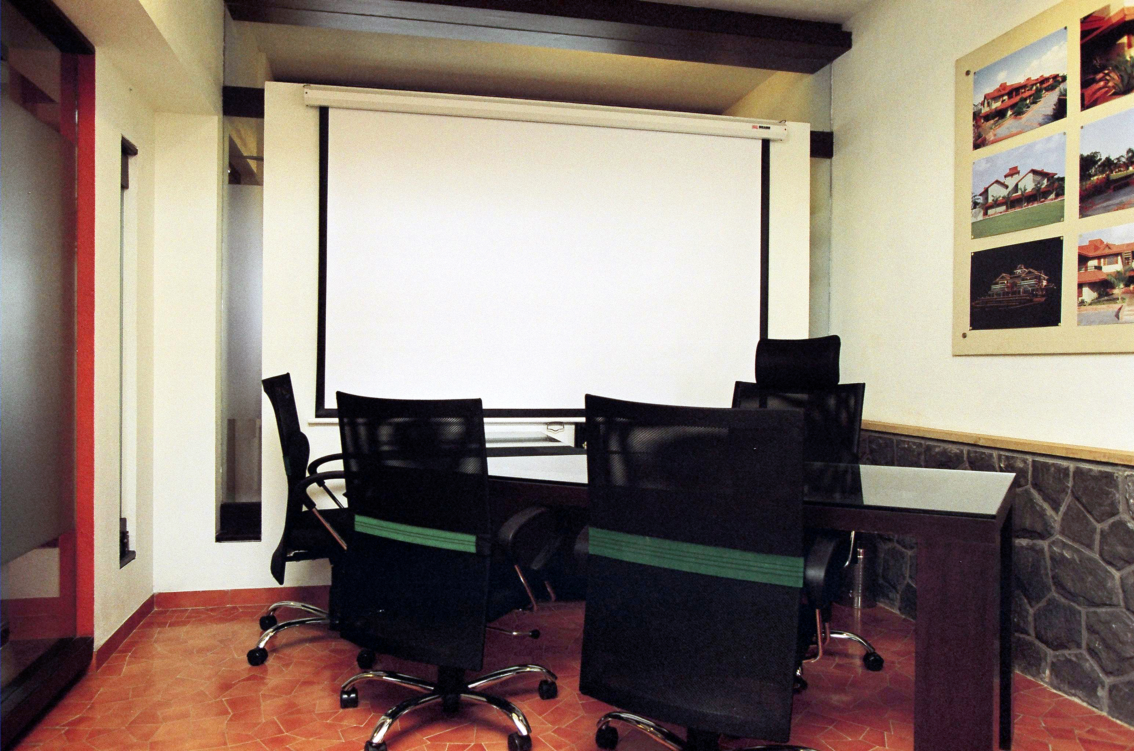 Executive Office Suite - Photo 3