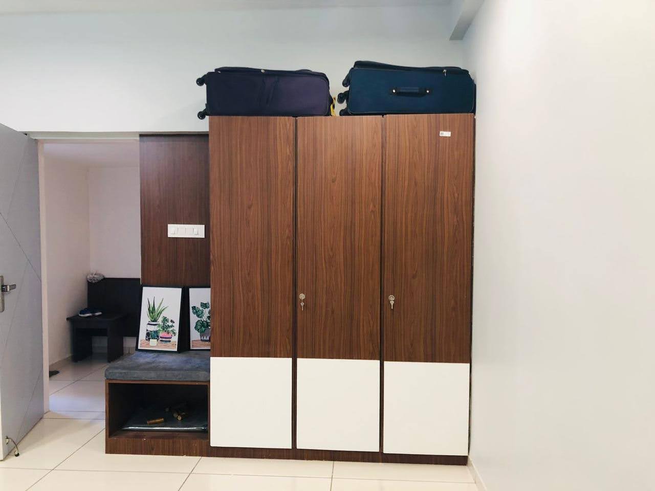 Modern Minimalist Haven - Photo 11