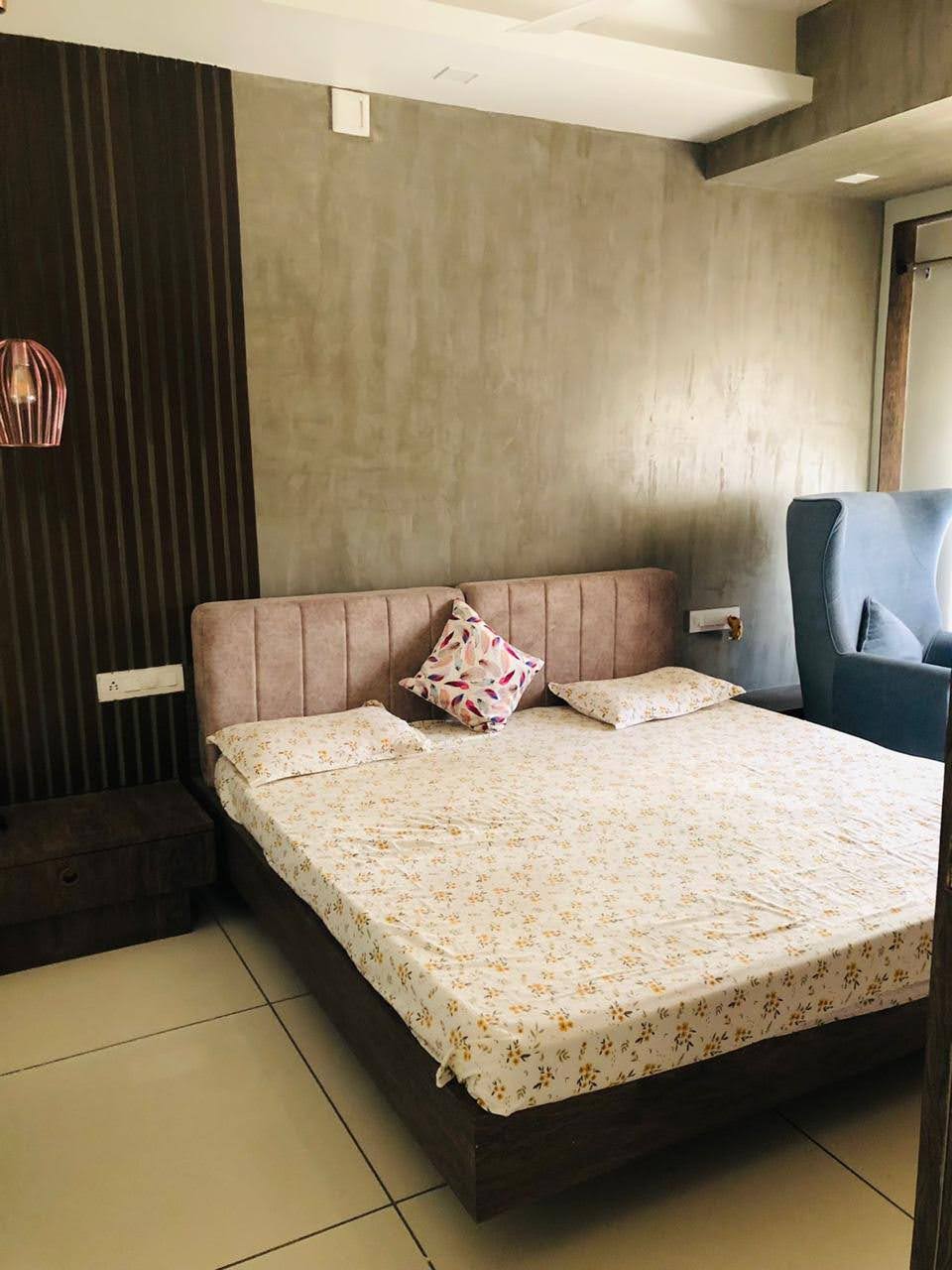 Modern Minimalist Haven - Photo 14